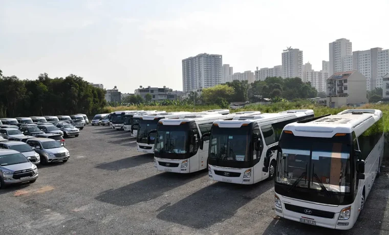 Thuê xe 35 chỗ mới đẹp giá rẻ tại TP.HCM