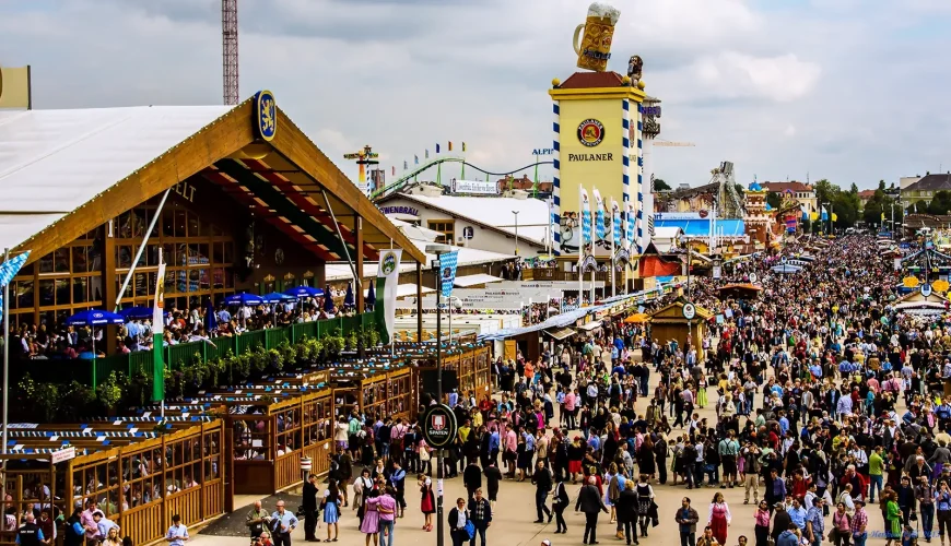 Hòa mình vào lễ hội bia Đức Oktoberfest lớn nhất thế giới
