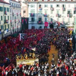 Trải nghiệm lễ hội ném cam có một không hai ở Ý