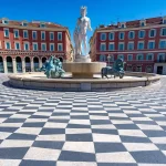 Khám phá vẻ đẹp cổ kính của quảng trường Massena