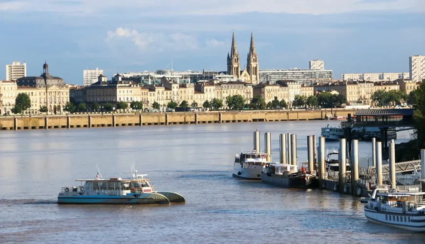 Kinh nghiệm du lịch Bordeaux - Xứ sở rượu vang nổi tiếng ở Pháp