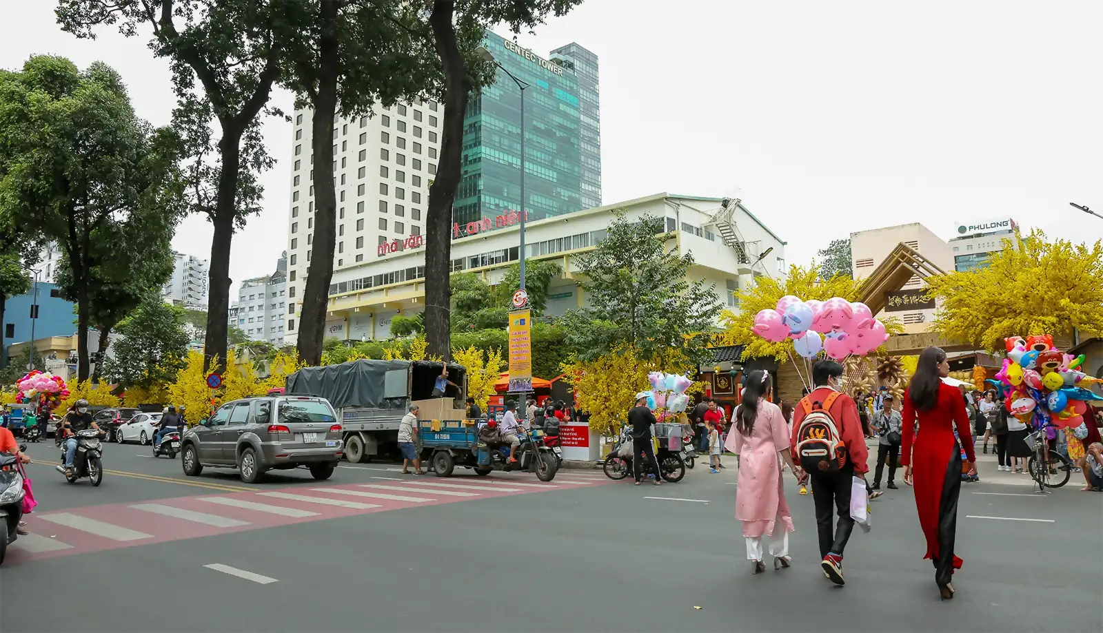 AB Travel du xuân rạng ngời tại phố Ông Đồ 2024